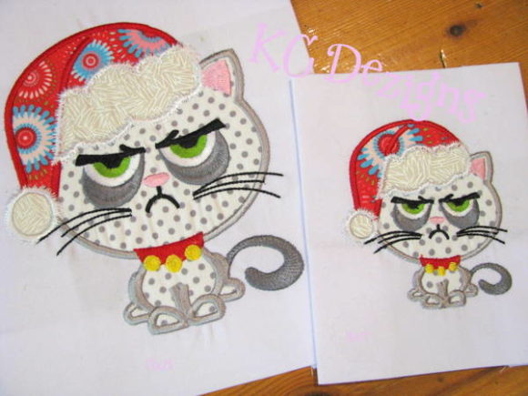 Grumpy Christmas Cat: A Bold Graphic Design Asset